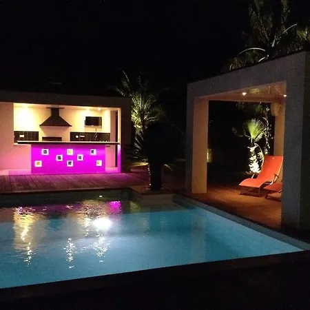 Grand Standing Piscine Villa