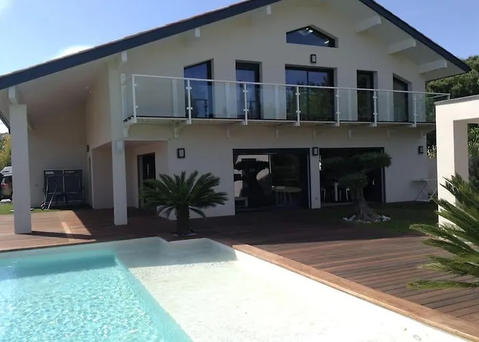 Grand Standing Piscine Agde